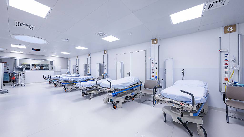 Die Zahl der Hospitalisierungen ist 2022 gewachsen: Blick in die Notfallstation des Genfer Universitätsspitals. (Archibild)