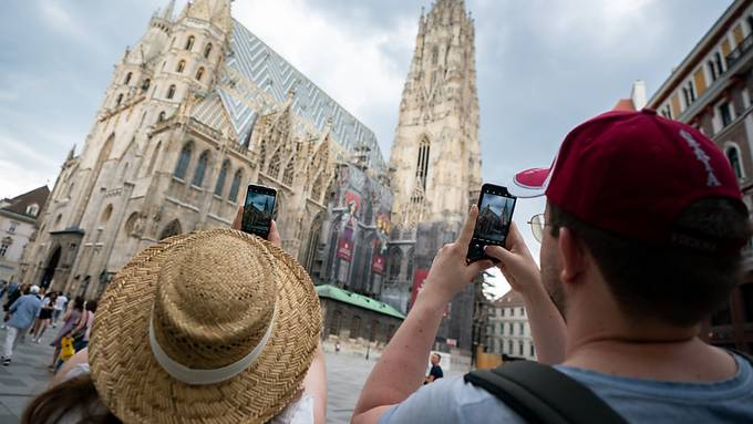 Maskenpflicht in Geschäften und im ÖV aufgehoben