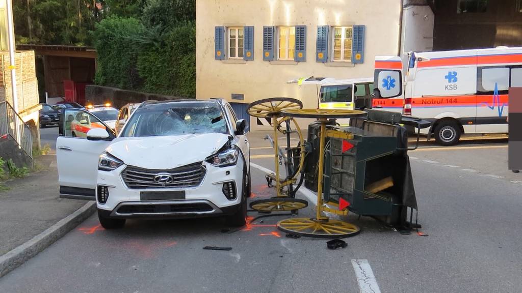 Kutschenunfall in Böttstein: Pferde gehen auf der Hauptstrasse durch