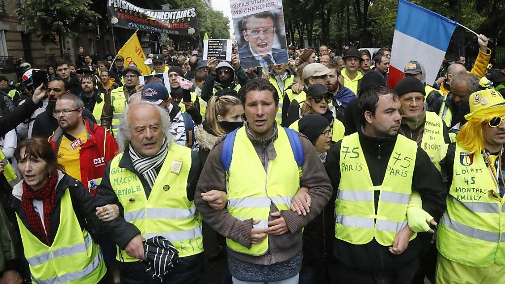 In Frankreich sind am Samstag wieder mehr Menschen im Rahmen der regelmässigen «Gelbwesten»-Proteste auf die Strasse gegangen als etwa vor einer Woche. (Archivbild)