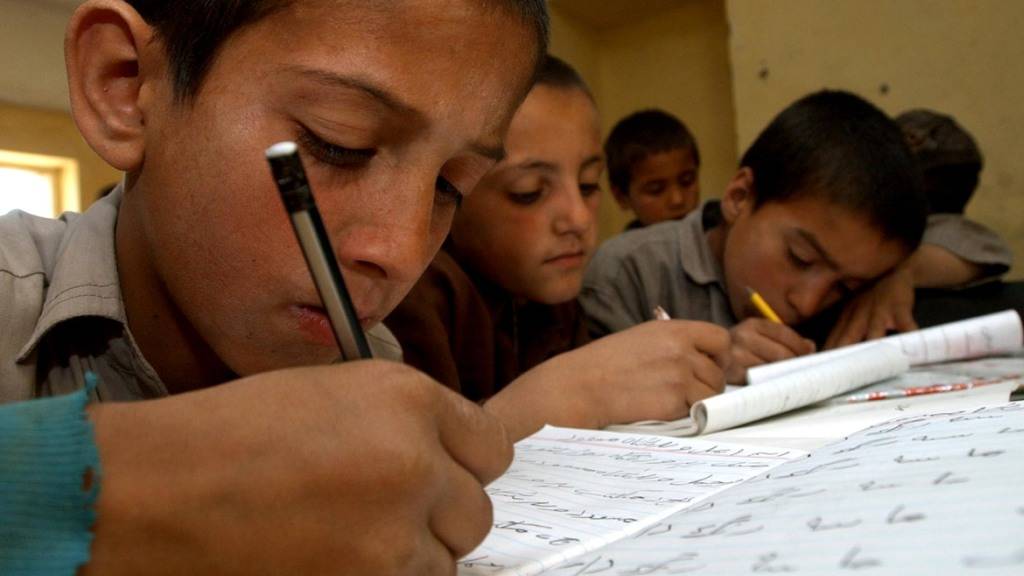 Die Unesco fordert verstärkte Anstrengungen, um weltweit allen Kindern einen Schulbesuch zu ermöglichen. (Symbolbild)