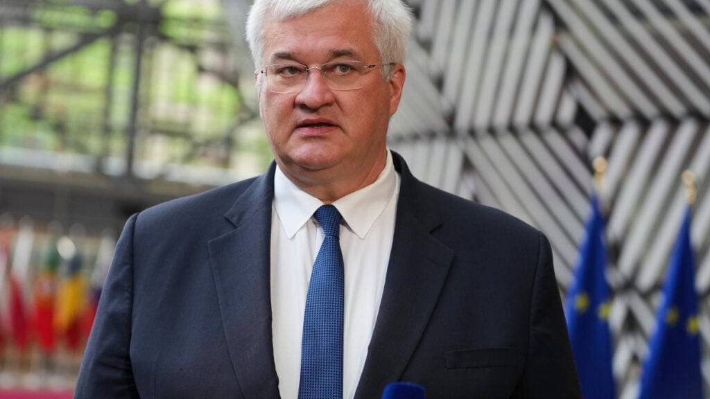 ARCHIV - Der ukrainische Außenminister Andrij Sybiha kommt zu dem Treffen der EU-Außenminister im Gebäude des Europäischen Rates in Brüssel. Foto: Virginia Mayo/Pool AP/dpa/Archiv