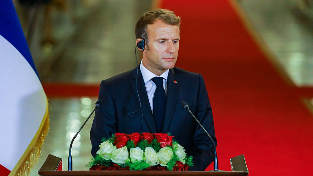 Frankreich Präsident Emmanuel Macron gibt im Irak eine Pressekonferenz.