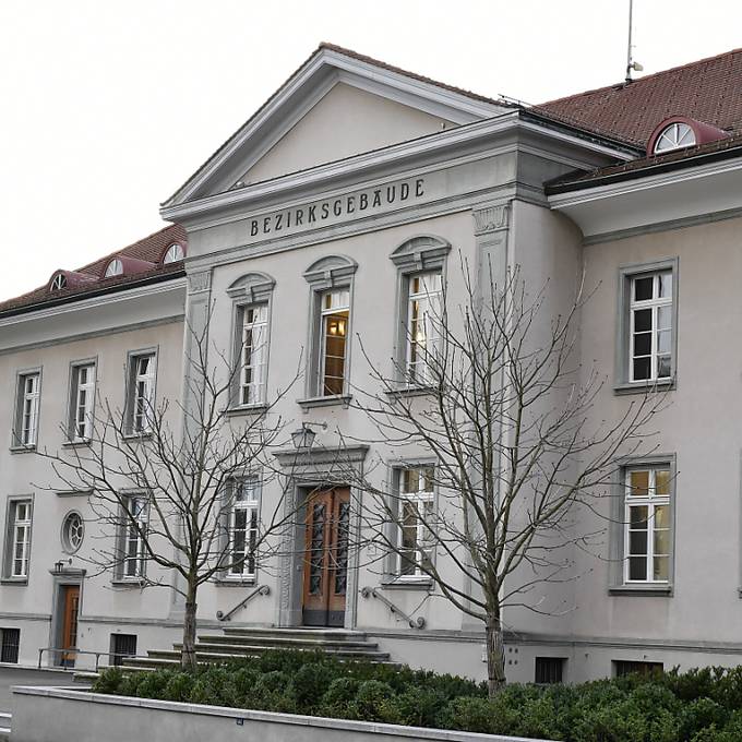 Staatsverweigerer muss sich in Bülach vor Gericht verantworten