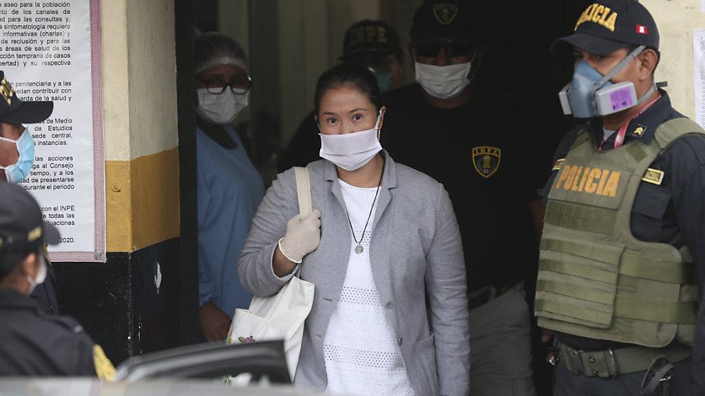 Die einstige Präsidentschaftskandidatin Perus, Keiko Fujimori, ist am Montag (Ortszeit) aus der Untersuchungshaft in Lima entlassen worden.