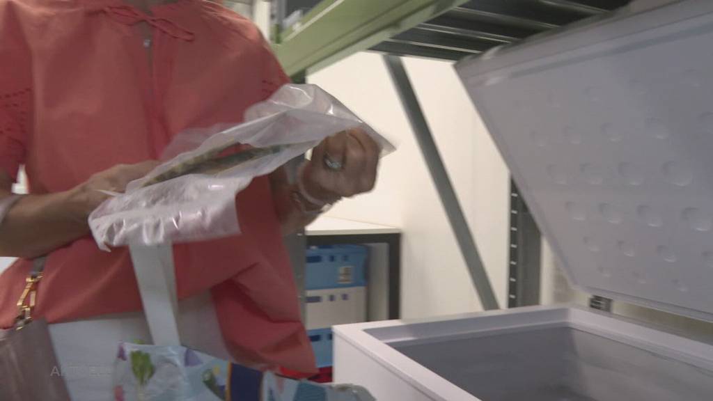 Richtig zugeschlagen: Beim Liquidationsverkauf geht in Rheinfelden eine Tonne Crevetten über die Theke