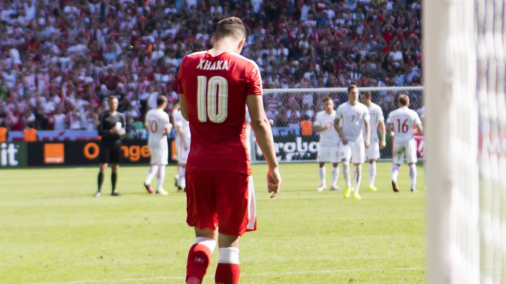 Einer der bittersten Momente: Xhaka nach seinem Penalty-Fehlschuss im EM-Achtelfinal 2016 gegen Polen