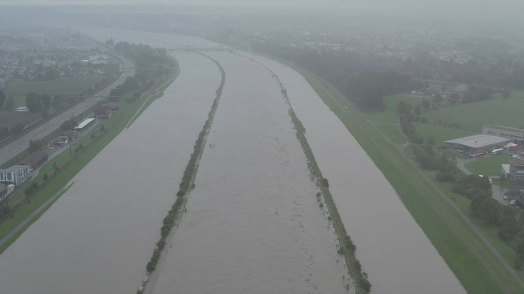 Hochwasser-Alarm im Rheintal: Regenflut macht der Region zu schaffen