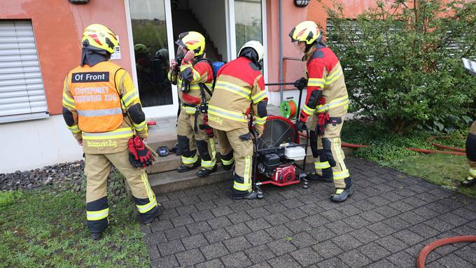 Brand in Mehrfamilienhaus in Oberwil: 82-Jährige mit Rauchgasvergiftung im Spital