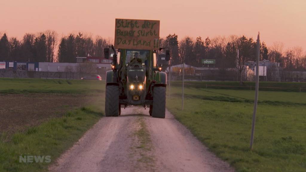650 Traktoren bei Kirchberg an Bauernprotest