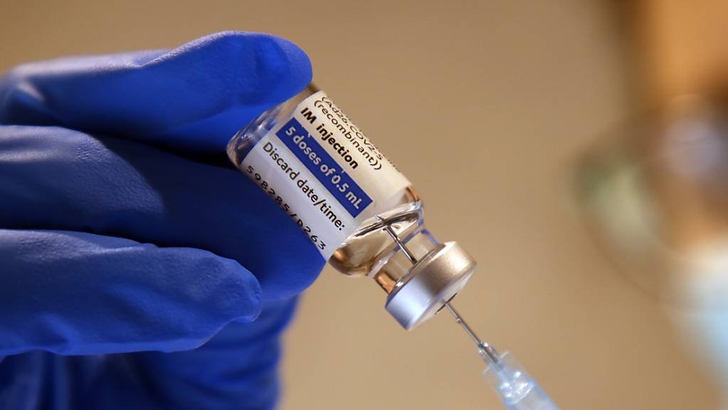 In der Schweiz waren zuletzt 63 Prozent der Menschen vollständig gegen das Coronavirus geimpft. 65,7 Prozent erhielten mindestens eine Dosis. (Archivbild)