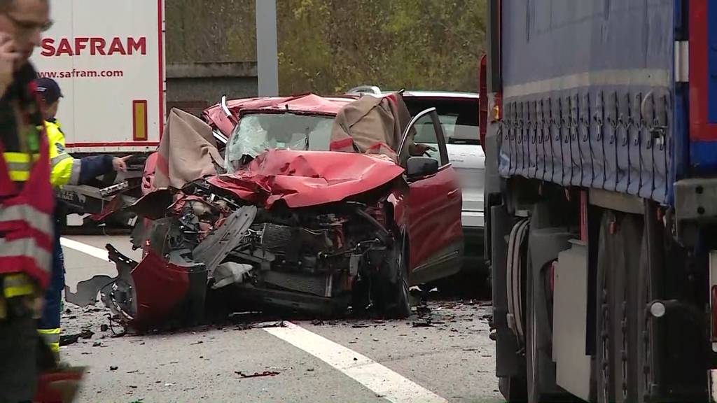 3 Personen aus dem Baselbiet bei Horror-Unfall auf A3 gestorben