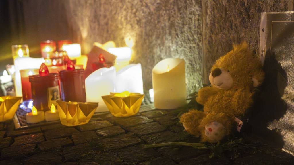 Nach der Brandkatastrophe von Crans-Montana will auch die Tessiner Regierung ein Verbot für Feuerwerke in geschlossenen Räumen erlassen. (Archivbild)