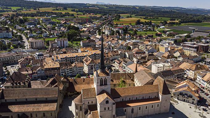 Grösste romanische Kirche der Schweiz erstrahlt in neuem Glanz