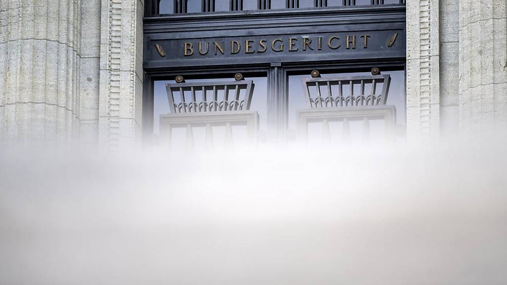 Der Kanton Zürich kann die Schliessung einer Sammelstelle in Bassersdorf anordnen: Das Bundesgericht gewährt einer Beschwerde keine aufschiebende Wirkung. (Symbolbild)