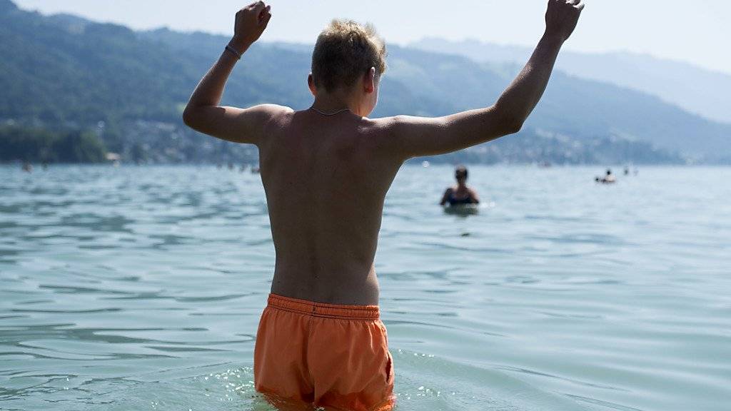 In der Schweiz herrscht Badewetter: Erstmals wurden am Mittwoch hochsommerliche Temperaturen gemessen. (Symbolbild)