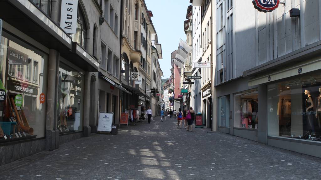 Luzern: Rauch in C&A-Gebäude am Kapellplatz