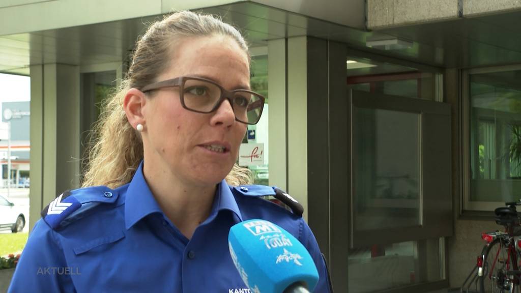 Pistole im Schulsack: Die Polizei nimmt in Niederwil einen Oberstufenschüler aus dem Unterricht