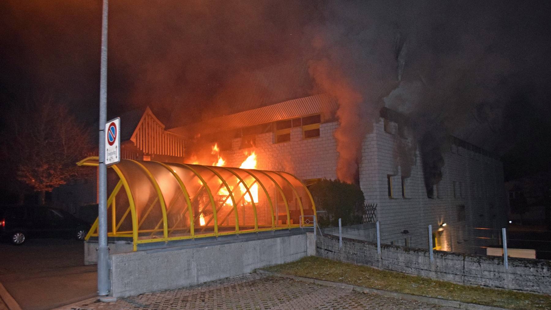 Brand im Gewerbequartier Winkelbüel in Adligenswil