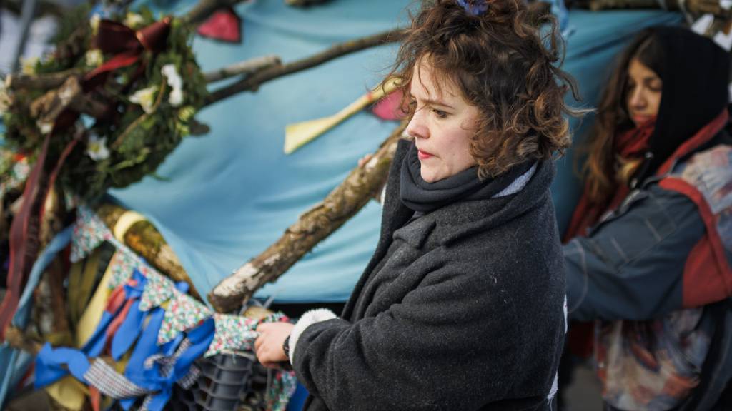 Die Waadtländer Grossrätin Mathilde Marendaz stellte im März einen Beitrag ins Internet, der die Betonindustrie anprangerte und in kleinerer Schrift einen polizeifeindlichen Spruch enthielt. (Archivbild)