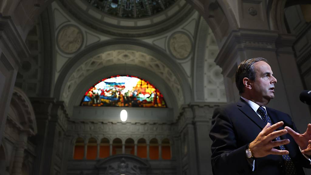 Mitte-Präsident Gerhard Pfister hält sich zu den Ambitionen seiner Partei für einen zweiten Bundesratssitz bedeckt. (Archivbild)