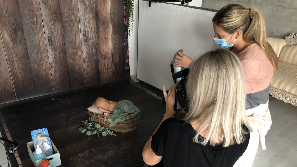 Geduld und Feingefühl: Einblick in den Beruf einer Babyfotografin