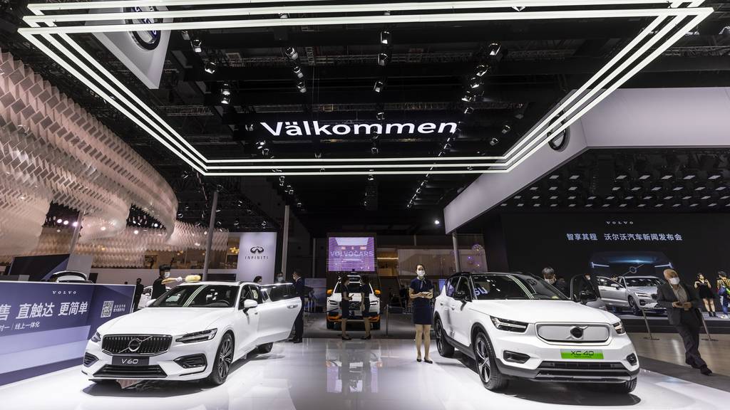 Nur VW und Volvo tun genug für den Umstieg auf E-Autos