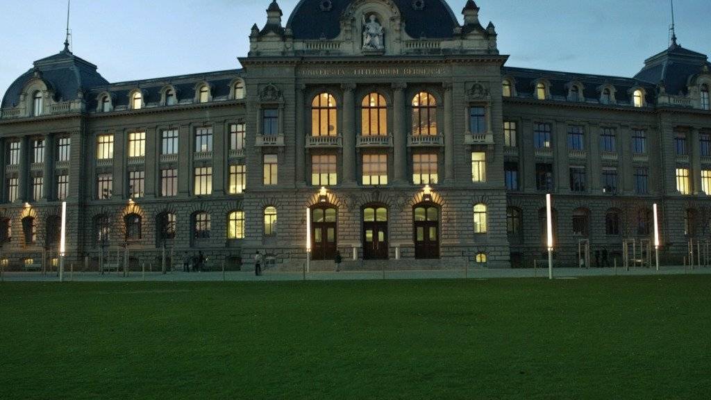 Die Nationalratskommission will in den nächsten vier Jahren mehr Geld für Bildung und Forschung ausgeben als der Bundesrat. Im Bild das Hauptgebäude der Universität Bern.
