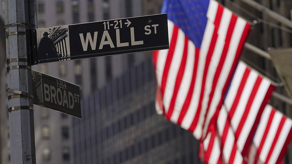 Die wichtigsten US-Börsen-Indices schossen am Dienstag in die Höhe: Der Wall-Street-Index Dow Jones Industrial, der marktbreite S&P 500 und der technologielastige Nasdaq-100-Auswahlindex. (Symbolbild)