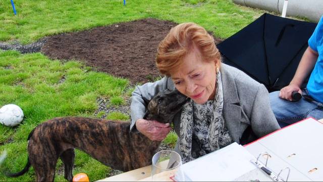 Sängerin Lys Assia hat ein Herz für Hunde Freiamt Aargau Aargauer