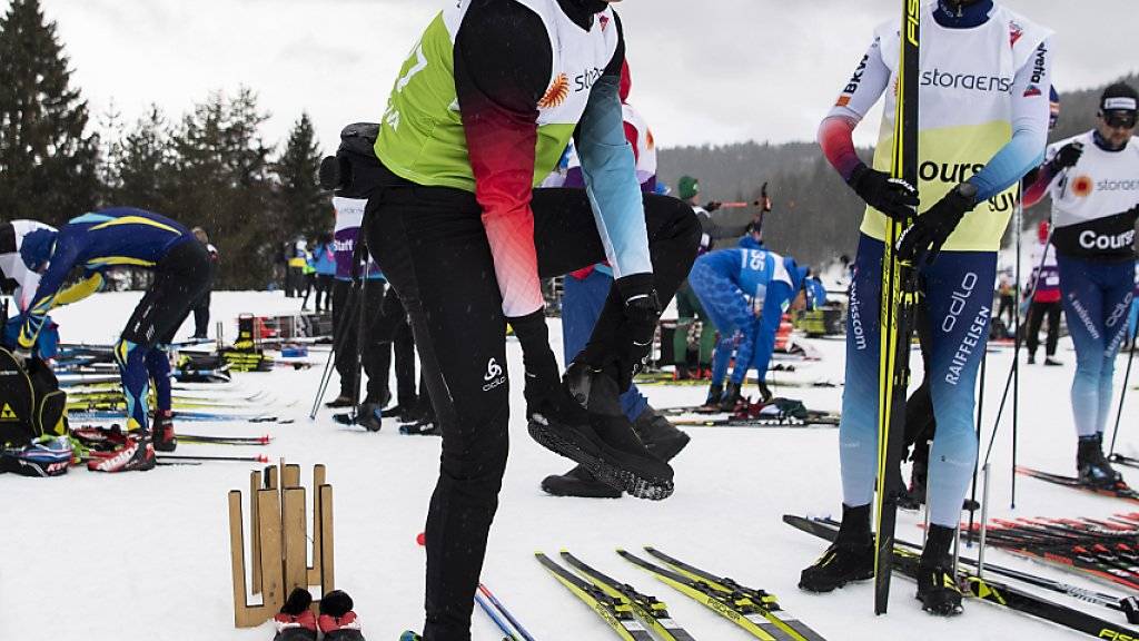Eine Herausforderung für Athlet und Serviceteam: Dario Cologna bereitet sich auf den Skiathlon mit Ski- und Technikwechsel vor