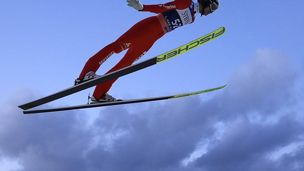 Gregor Deschwanden kommt auf der Skiflug-Schanze von Oberstdorf im Team-Wettkampf nicht an die besten Weiten heran