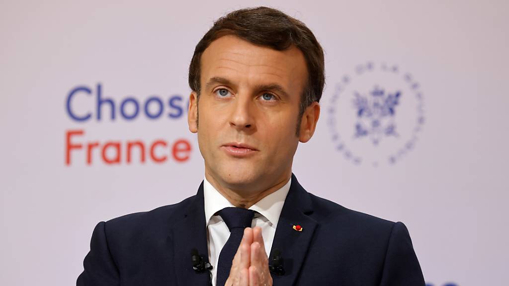 Die Zeitung «Journal du Dimanche» berichtet, dass Präsident Emmanuel Macron noch in dieser Woche landesweite Ausgangsbeschränkungen verkünden könnte. Foto: Ludovic Marin/POOL AFP/AP/dpa