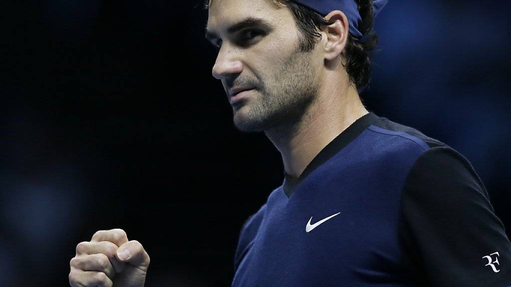 Halbfinaleinzug vorzeitig perfekt: Roger Federer ballt die Faust