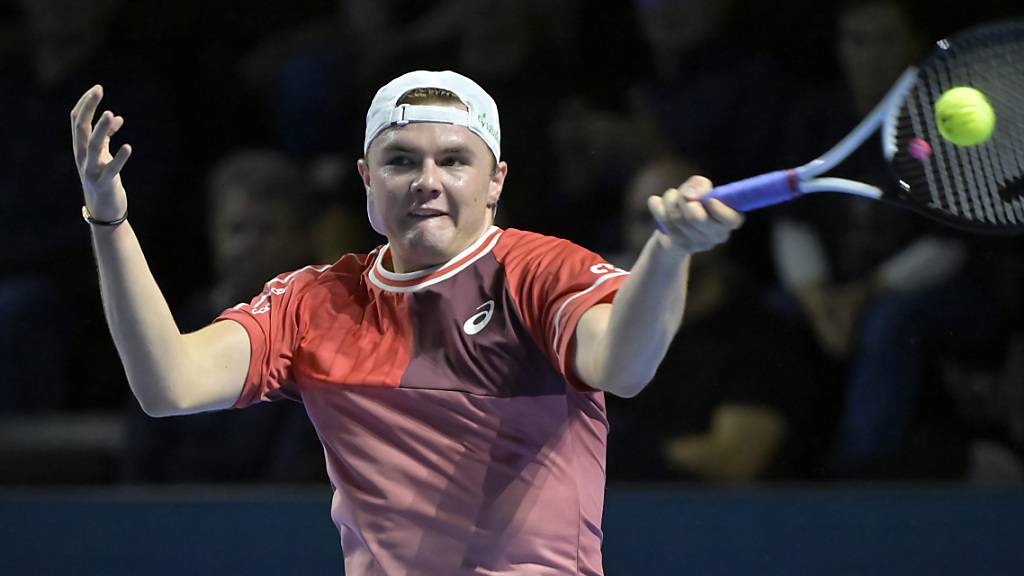 Dominic Stricker bleibt im Rennen um den Titel in Saudi-Arabien, obwohl er die zweite Niederlage kassiert hat