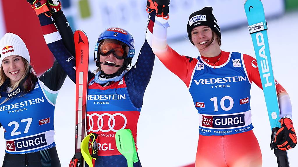 Camille Rast (rechts) fährt in Gurgl zum ersten Mal in ihrer Karriere auf ein Weltcup-Podest
