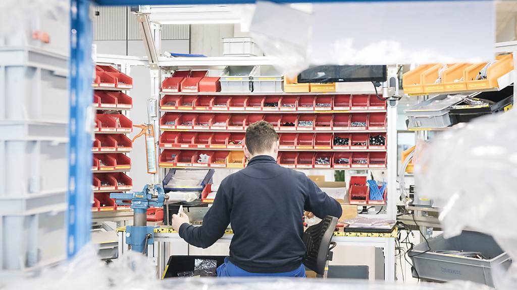 Die Schwyzer Regierung sieht in einem kantonalen Berufsbildungsfonds nicht die richtige Lösung um die Attraktivität der Berufslehre zu fördern. (Symbolbild)