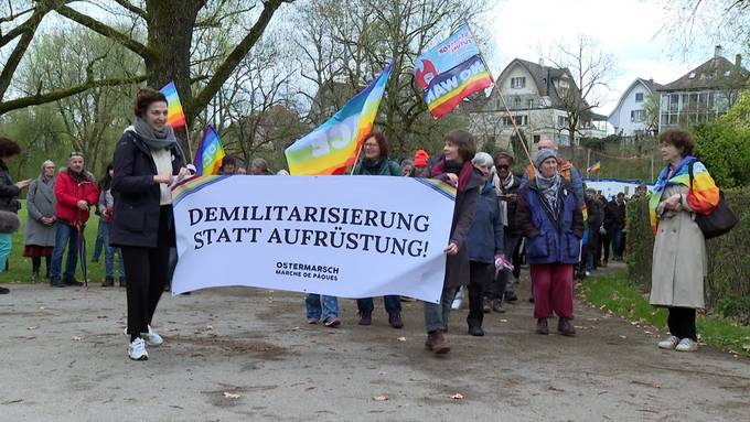 Hunderte protestieren an Berner Ostermarsch gegen Aufrüstung