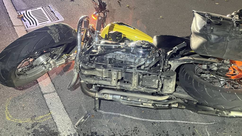 In Hitzkirch hat sich am Dienstag ein Motorradfahrer bei einer Kollision mit einem Auto erheblich verletzt.