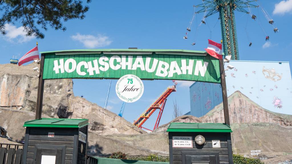 Blick auf die Achterbahn «Wiener Hochschaubahn» im Prater, bei der mehrere Menschen bei einem Unfall verletzt worden sind. Foto: Georg Hochmuth/APA/dpa