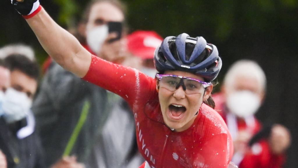 Elise Chabbey jubelt Anfang Juni über ihren Etappensieg an der Tour de Suisse Women