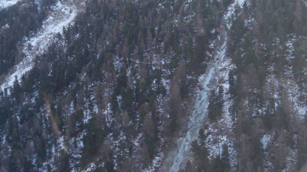 Vereistes Couloir als Verhängnis: Ein Wanderer stürzte bei Zermatt rund 60 Meter in die Tiefe.