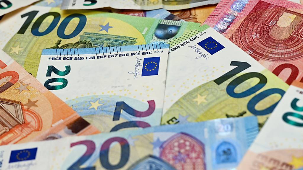 EZB bleibt ultralockerem Kurs trotz steigender Inflation treu