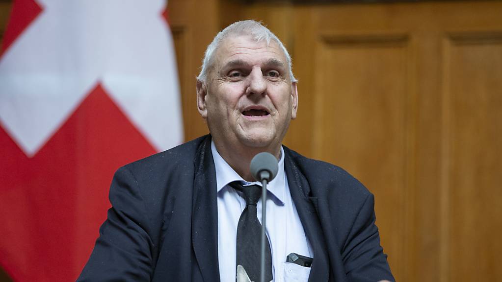 Er ist der erste Grüne Parlamentarier Europas: der Waadtländer Nationalrat Daniel Brélaz. Sein Markenzeichen ist die Katzen-Krawatte. (Archivbild)