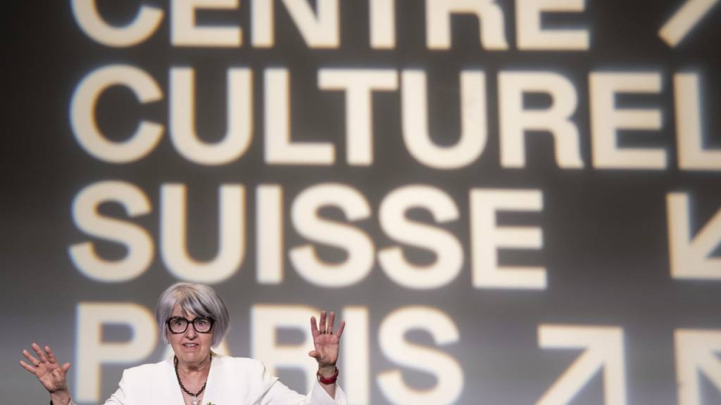 Nach vierjähriger Bauzeit wurde das Schweizer Kulturzentrum in Paris in Anwesenheit von Bundesrätin Elisabeth Baume-Schneider wiedereröffnet.