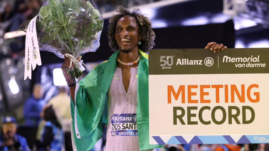 Alison dos Santos freut sich in Brüssel über den Meeting-Rekord