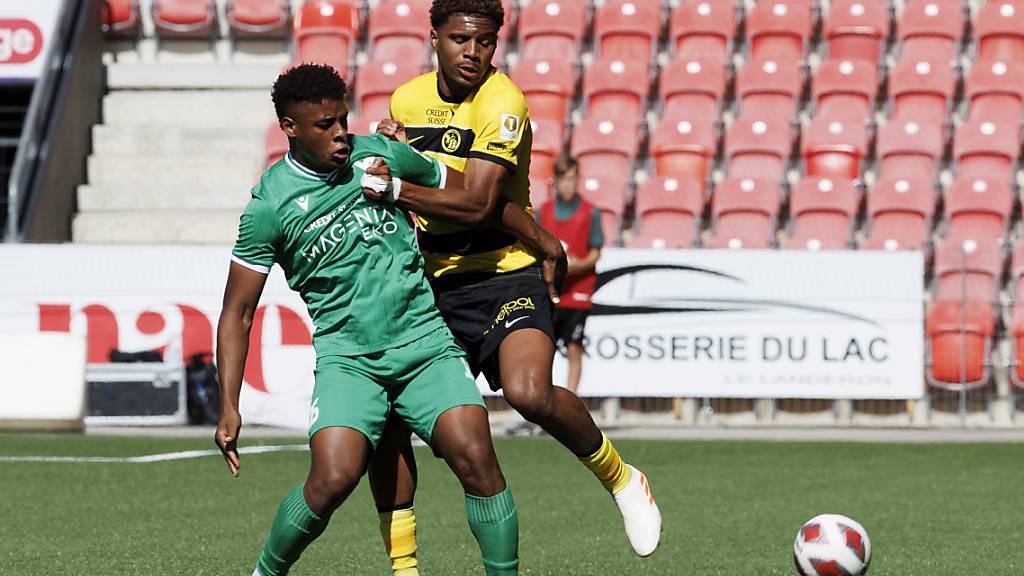 Yverdon hält gegen die Young Boys erfolgreich dagegen - im Bild Kevin Carlos (links) gegen Aurèle Amenda