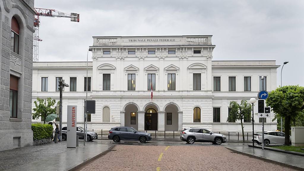 Einer der Angeklagten ist nicht zum Prozessauftakt vor dem Bundesstrafgericht in Bellinzona erschienen. (Archivbild)