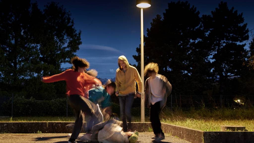 Kanton Zug ehrt junge Männer für mutiges Eingreifen in Schlägerei