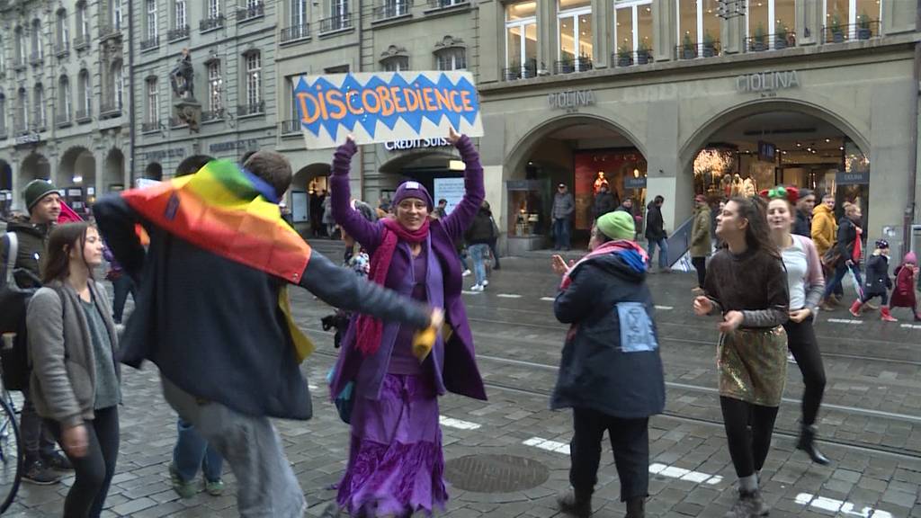 Tanzen gegen Sonntagsverkauf